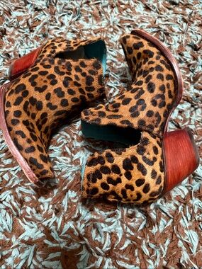 Ariat Womens Dixon Hair Calf Leopard Print Boots